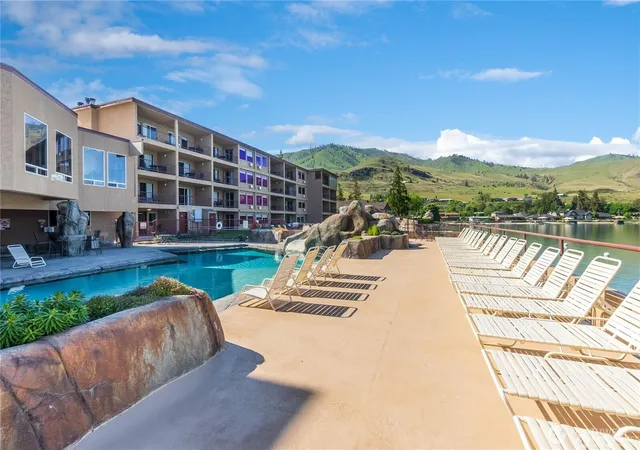 Photo 2 of Condo for sale at 322 W Woodin Ave #512, Chelan, WA 98816 | MLS# NWM2489065 | Listing updated on 2026-09-17