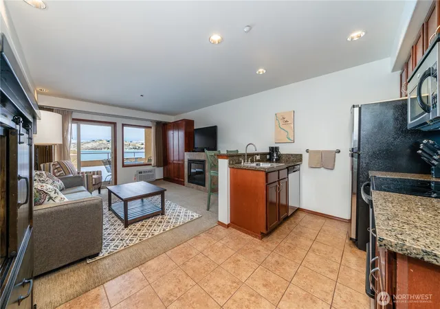 Photo 3 of Condo for sale at 322 W Woodin Ave #512, Chelan, WA 98816 | MLS# NWM2489065 | Listing updated on 2026-09-17