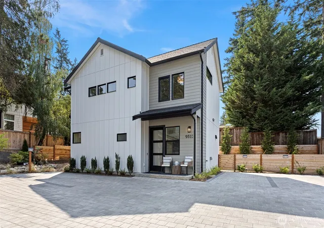 Photo 2 of Single family home for sale at 9513 132nd Avenue Ne, Kirkland, WA 98033 | MLS# NWM2489190 | Listing updated on 2026-09-23