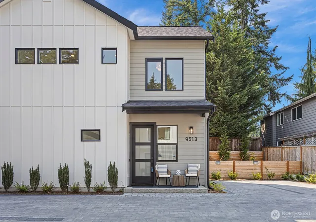 Photo 3 of Single family home for sale at 9513 132nd Avenue Ne, Kirkland, WA 98033 | MLS# NWM2489190 | Listing updated on 2026-09-23