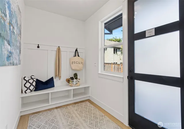 Photo 4 of Single family home for sale at 9513 132nd Avenue NE, Kirkland, WA 98033 | MLS# NWM2489190 | Listing updated on 2026-09-23