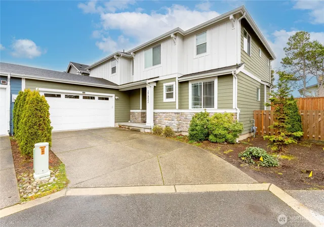 Photo 1 of Single family home for sale at 27432 14th Place S, Des Moines, WA 98198 | MLS# NWM2489415 | Listing updated on 2026-10-01