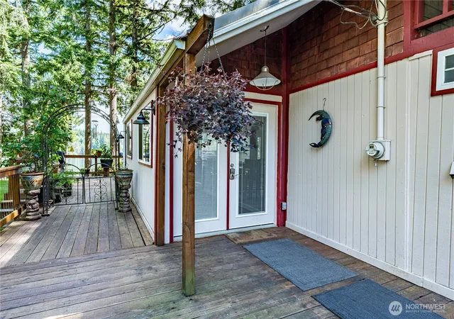 Photo 4 of Single family home for sale at 711 E Herron Blvd NW, Lakebay, WA 98349 | MLS# NWM2489445 | Listing updated on 2026-09-17