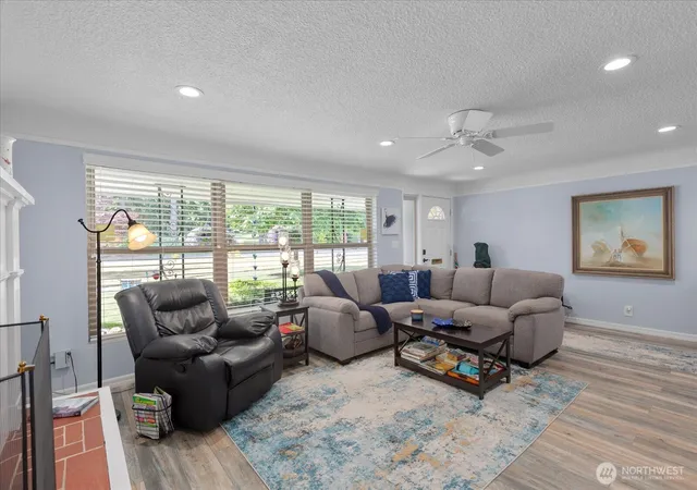 Photo 4 of Townhouse for sale at 1501 52nd Street SE #1, Everett, WA 98203 | MLS# NWM2489494 | Listing updated on 2026-09-28