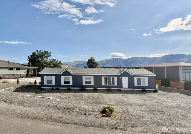Manufactured home for sale at 401 Peachtree Pl SW, Mattawa, WA 99349 | MLS# NWM2489558