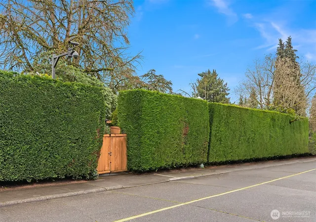 Photo 3 of Land for sale at 1118000703 Broadmoor Dr E, Seattle, WA 98112 | MLS# NWM2489969 | Listing updated on 2026-09-17