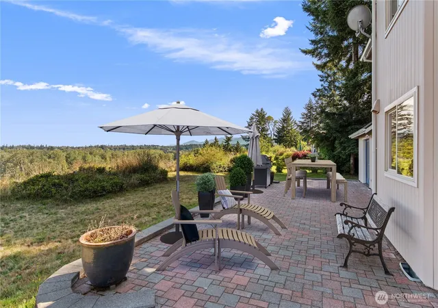 Photo 3 of Contingent at 860 Hunt Rd, Port Angeles, WA 98363 | MLS# NWM2490156 | Listing updated on 2026-09-17
