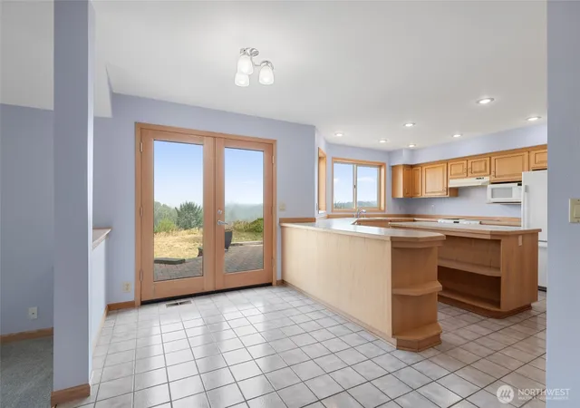 Photo 4 of Single family home for sale at 860 Hunt Rd, Port Angeles, WA 98363 | MLS# NWM2490156 | Listing updated on 2026-09-17