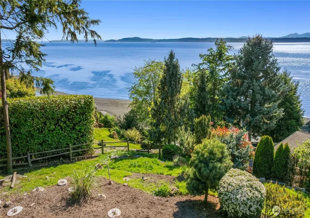 Photo 1 of Land for sale at 3253 Perkins Ln W, Seattle, WA 98199 | MLS# NWM2490186 | Listing updated on 2026-09-17