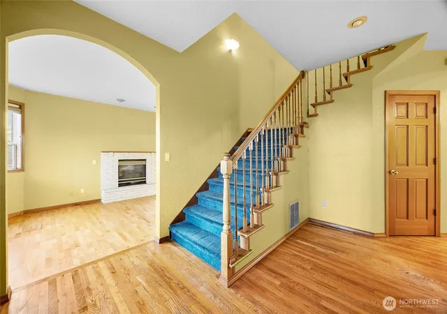 Photo 3 of Single family home for sale at 4802 51st Street Ct E, Tacoma, WA 98443 | MLS# NWM2490363 | Listing updated on 2026-09-17