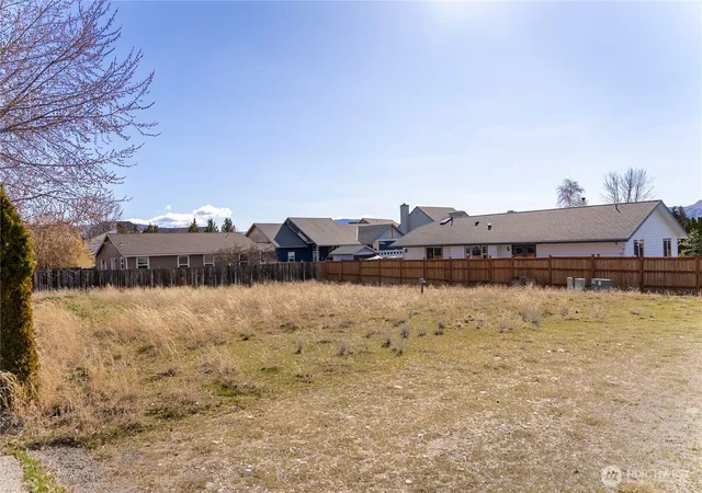 Photo 4 of Single family home for sale at 605 Pinyon Pl, Omak, WA 98841 | MLS# NWM2490483 | Listing updated on 2026-09-17