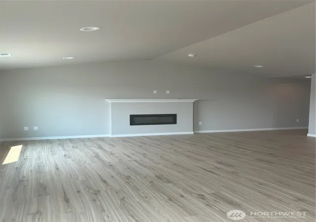 Photo 3 of Single family home for sale at 257 Parkside Pl Se, Ephrata, WA 98823 | MLS# NWM2490484 | Listing updated on 2026-09-22