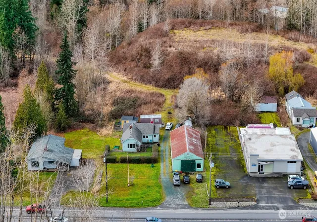 Photo 2 of Single family home for sale at 3817 E Sunset Dr, Bellingham, WA 98226 | MLS# NWM2490556 | Listing updated on 2026-09-17