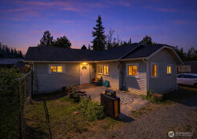 Photo 3 of Single family home for sale at 3817 E Sunset Dr, Bellingham, WA 98226 | MLS# NWM2490556 | Listing updated on 2026-09-17