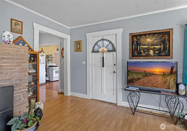 Photo 3 of Single family home for sale at 3817 E Sunset Dr, Bellingham, WA 98226 | MLS# NWM2490556 | Listing updated on 2026-09-17