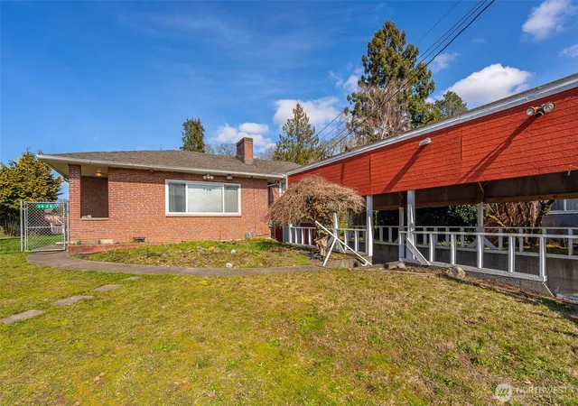 Photo 2 of Single family home for sale at 1428 Sw Grandview Ave, Chehalis, WA 98532 | MLS# NWM2490588 | Listing updated on 2026-09-17