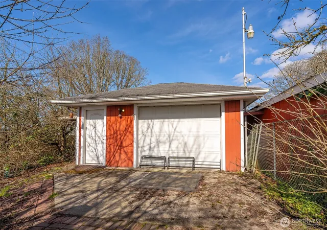 Photo 3 of Single family home for sale at 1428 SW Grandview Ave, Chehalis, WA 98532 | MLS# NWM2490588 | Listing updated on 2026-09-17