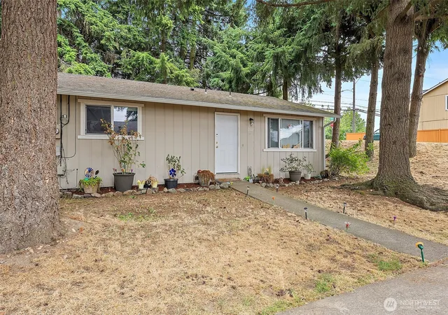 Photo 2 of Sale Pending at 6604 S Madison St, Tacoma, WA 98409 | MLS# NWM2490652 | Listing updated on 2026-10-01