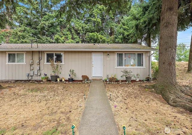 Photo 3 of Sale Pending at 6604 S Madison St, Tacoma, WA 98409 | MLS# NWM2490652 | Listing updated on 2026-10-01