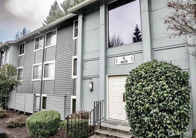 Photo 1 of Condo for sale at 4635 W Lake Sammamish Pkwy Se #G305, Issaquah, WA 98027 | MLS# NWM2490848 | Listing updated on 2026-09-30