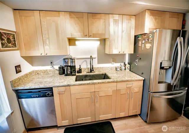 Photo 3 of Condo for sale at 4635 W Lake Sammamish Pkwy SE #G305, Issaquah, WA 98027 | MLS# NWM2490848 | Listing updated on 2026-09-30