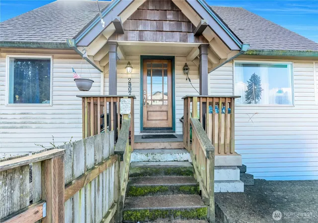 Photo 3 of Single family home for sale at 2907 Columbia Hts Rd, Longview, WA 98632 | MLS# NWM2490925 | Listing updated on 2026-09-17