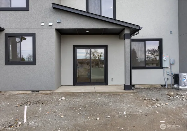 Photo 4 of Townhouse for sale at 601 Dorsing St #D22, Moses Lake, WA 98837 | MLS# NWM2491374 | Listing updated on 2026-09-17