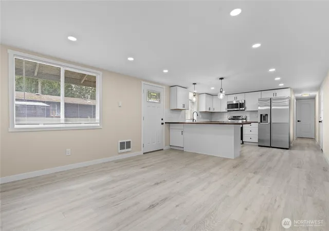 Photo 4 of Manufactured home for sale at 9011 Old Hwy 99 SE #131, Olympia, WA 98501 | MLS# NWM2491920 | Listing updated on 2026-10-12