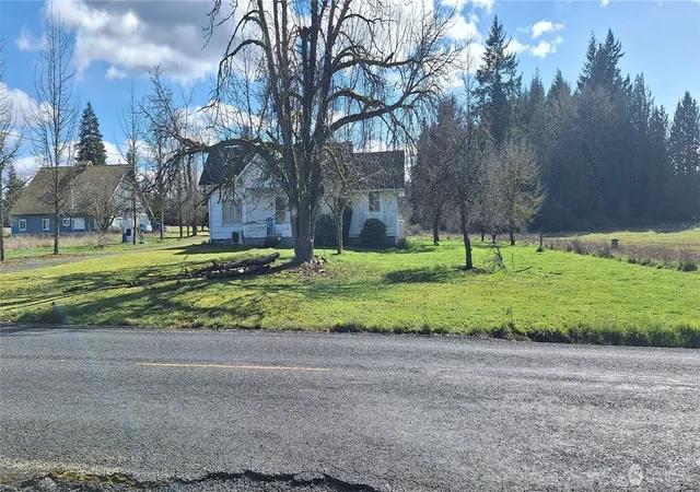 Photo 1 of Multi family home for sale at 664 Rhoades Rd, Winlock, WA 98596 | MLS# NWM2491933 | Listing updated on 2026-09-17