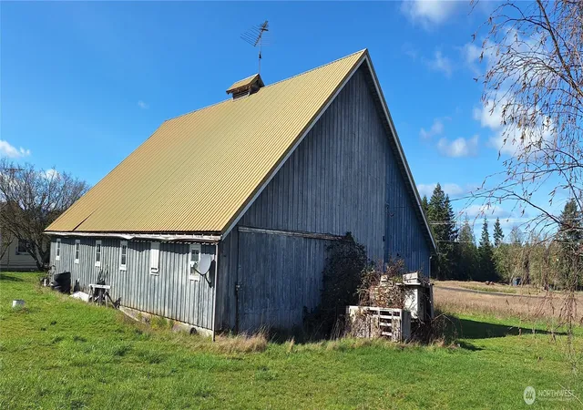 Photo 3 of Multi family home for sale at 664 Rhoades Rd, Winlock, WA 98596 | MLS# NWM2491933 | Listing updated on 2026-09-17