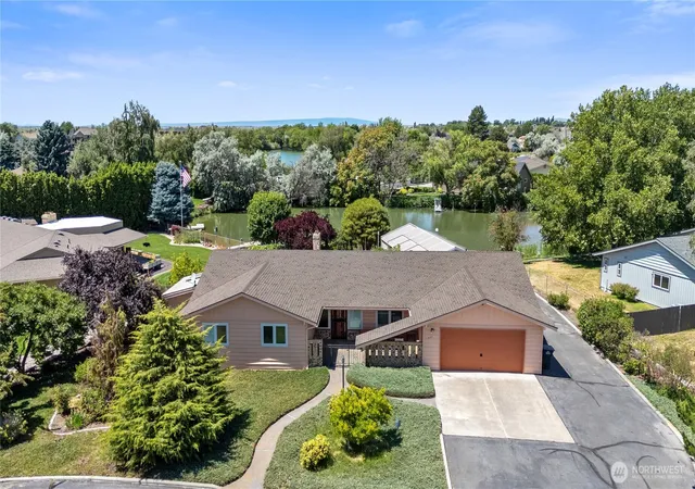 Photo 1 of Single family home for sale at 939 S Laguna Dr, Moses Lake, WA 98837 | MLS# NWM2492373 | Listing updated on 2026-09-17