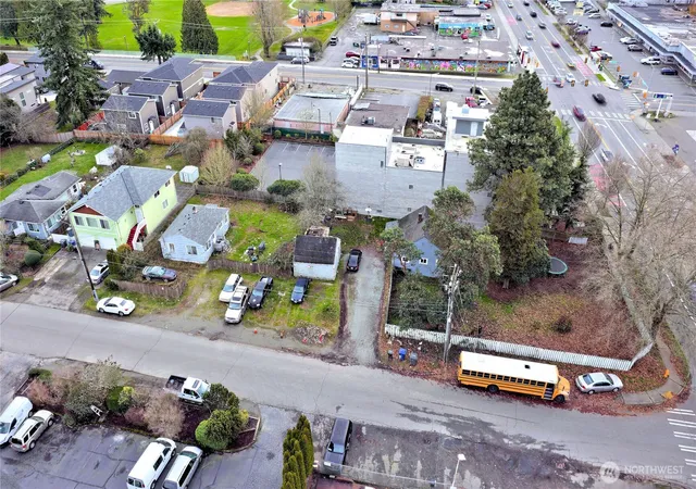 Photo 3 of Single family home for sale at 13502 Ambaum Blvd Sw, Burien, WA 98146 | MLS# NWM2492548 | Listing updated on 2026-09-29