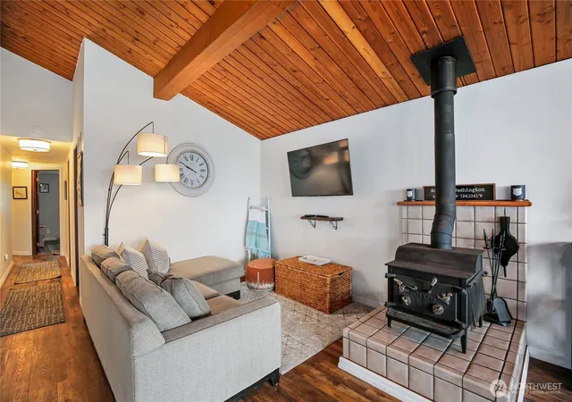 Photo 4 of Single family home for sale at 1968 State Route 105, Aberdeen, WA 98520 | MLS# NWM2492613 | Listing updated on 2026-09-17