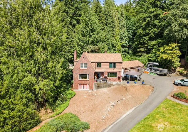 Photo 3 of Single family home for sale at 13117 Holmes Point Dr Ne, Kirkland, WA 98034 | MLS# NWM2492659 | Listing updated on 2026-09-29