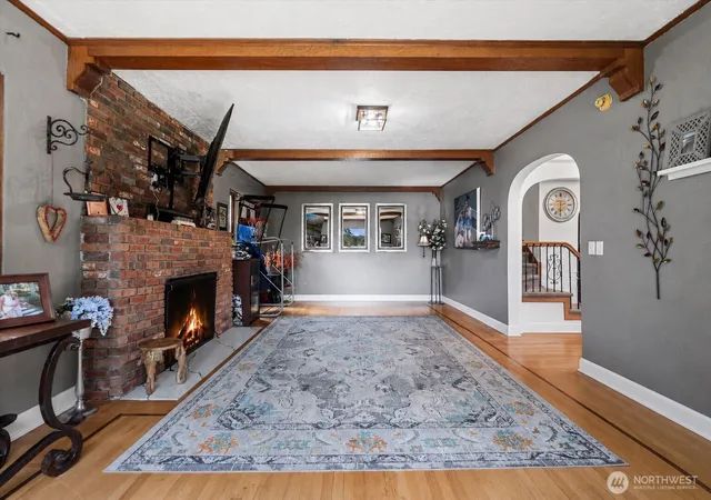 Photo 4 of Single family home for sale at 13117 Holmes Point Dr NE, Kirkland, WA 98034 | MLS# NWM2492659 | Listing updated on 2026-09-29