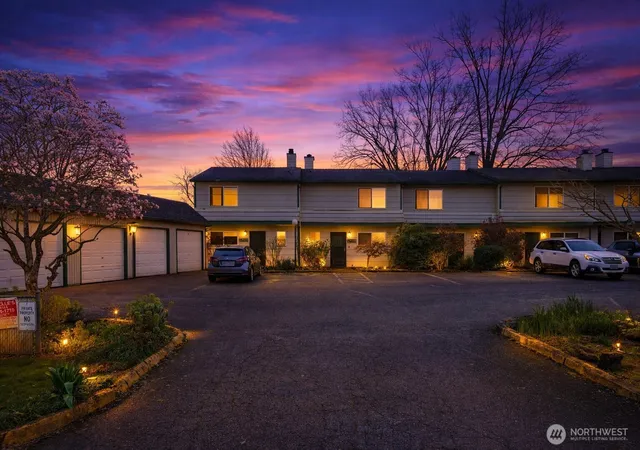 Photo 1 of Townhouse for sale at 421 Ne 105th Street, Vancouver, WA 98685 | MLS# NWM2492662 | Listing updated on 2026-09-30