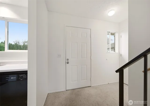 Photo 4 of Townhouse for sale at 421 NE 105th Street, Vancouver, WA 98685 | MLS# NWM2492662 | Listing updated on 2026-09-30