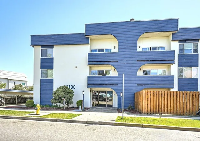 Photo 3 of Sale Pending at 1100 Harrington Ave NE #205, Renton, WA 98056 | MLS# NWM2492719 | Listing updated on 2026-09-28