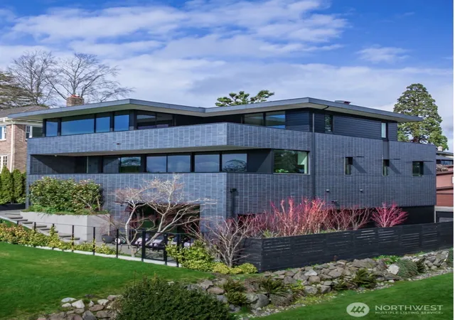 Photo 2 of Single family home for sale at 1914 Magnolia Blvd W, Seattle, WA 98199 | MLS# NWM2492720 | Listing updated on 2026-09-30
