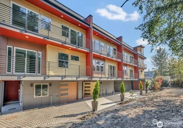 Townhouse for sale at 3117 NE 133rd Street #D, Seattle, WA 98125 | MLS# NWM2492797
