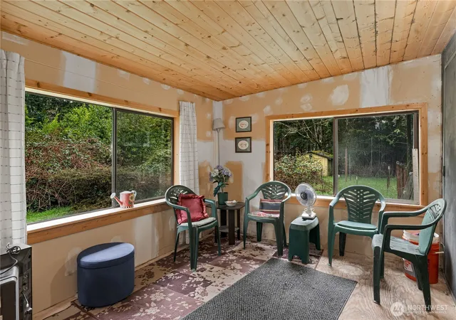 Photo 2 of Single family home for sale at 402 E Madrona Blvd Nw, Lakebay, WA 98349 | MLS# NWM2492798 | Listing updated on 2026-09-17