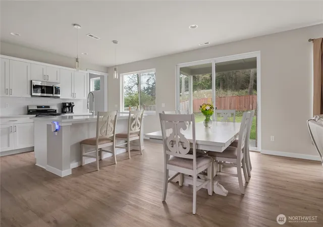 Photo 3 of Single family home for sale at 2120 SW Putnam Dr, Oak Harbor, WA 98277 | MLS# NWM2493115 | Listing updated on 2026-10-01