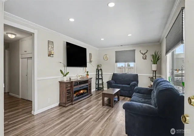 Photo 2 of Single family home for sale at 20005 14th Avenue S, Sea Tac, WA 98198 | MLS# NWM2493214 | Listing updated on 2026-09-17