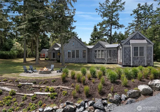 Photo 1 of Single family home for sale at 16 Bayshore Rd, Friday Harbor, WA 98250 | MLS# NWM2493219 | Listing updated on 2026-09-17