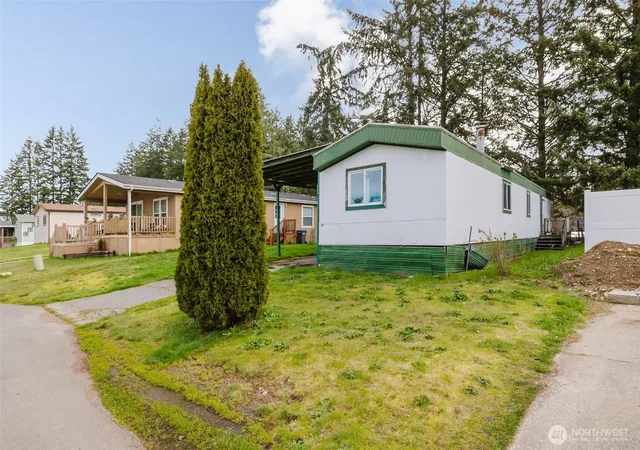 Photo 3 of Manufactured home for sale at 3371 Se Bielmeier Rd #26, Port Orchard, WA 98367 | MLS# NWM2493242 | Listing updated on 2026-09-17