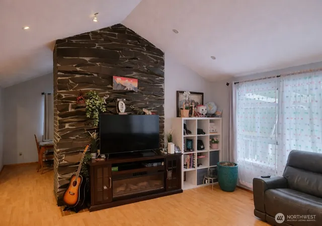 Photo 3 of Single family home for sale at 14600 SE 181st Street, Renton, WA 98058 | MLS# NWM2493266 | Listing updated on 2026-09-17