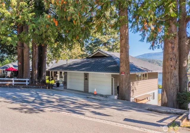 Photo 3 of Single family home for sale at 1608 Euclid Ave, Bellingham, WA 98229 | MLS# NWM2493317 | Listing updated on 2026-09-17