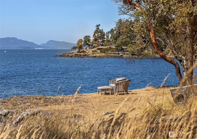 Photo 4 of Single family home for sale at 4415 W Side Rd, Friday Harbor, WA 98250 | MLS# NWM2493364 | Listing updated on 2026-09-17