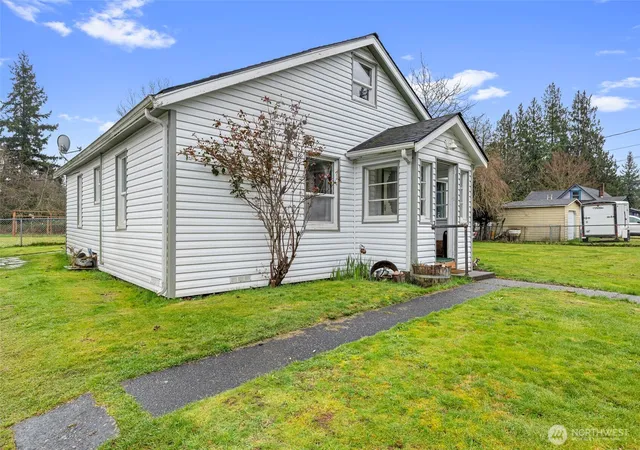 Photo 2 of Single family home for sale at 9715 Thurston Ln, Sedro Woolley, WA 98284 | MLS# NWM2493464 | Listing updated on 2026-09-17