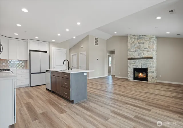 Photo 3 of Single family home for sale at 8391 Desert Greens Loop Se, Othello, WA 99344 | MLS# NWM2493474 | Listing updated on 2026-09-24